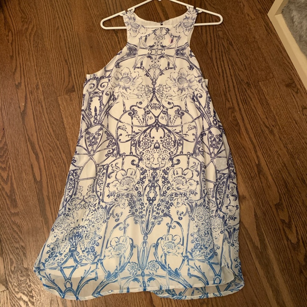 Gorgeous flowy blue patterned dress